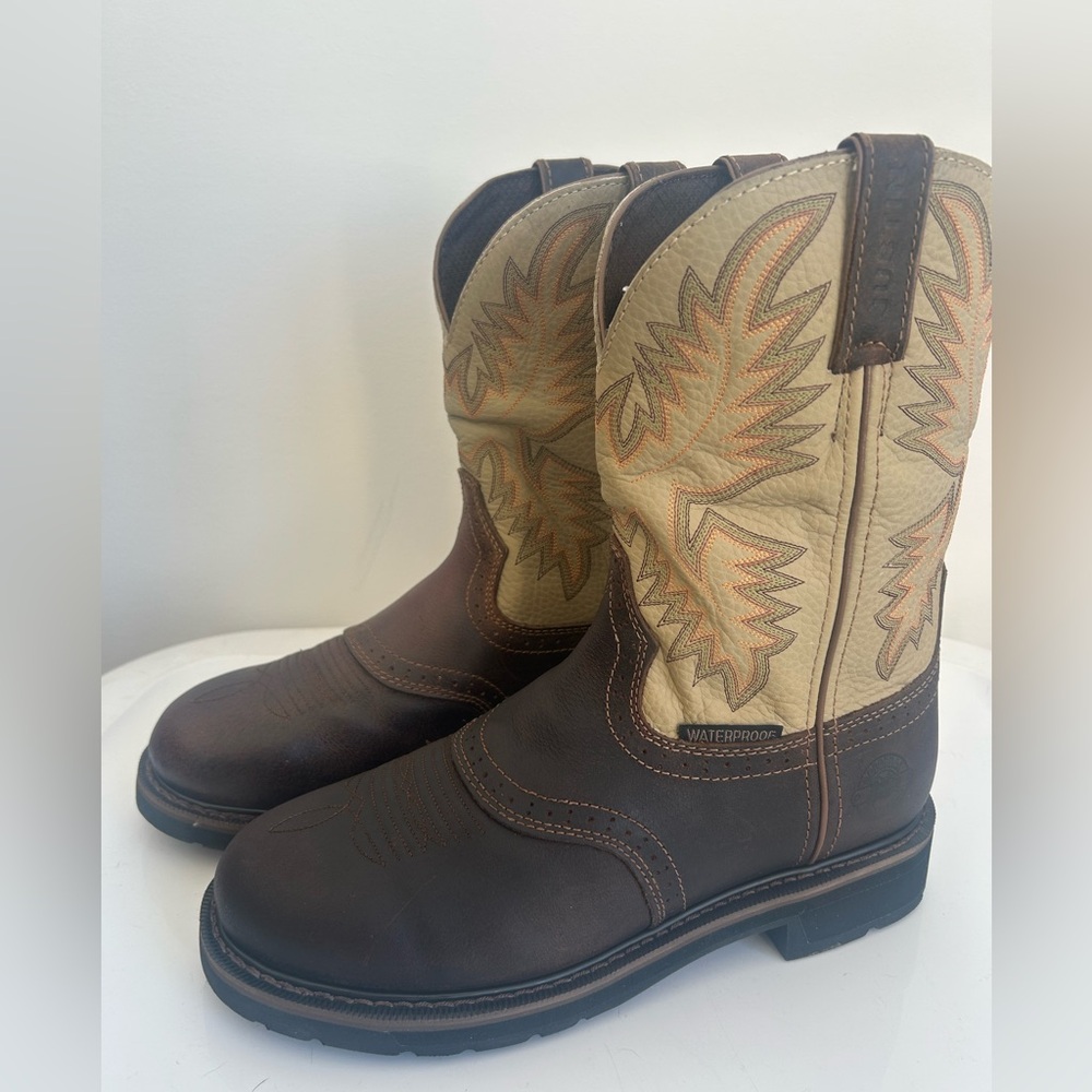 EUC Justin Women’s Waterproof Workboots Brown and Tan Western Round Toe